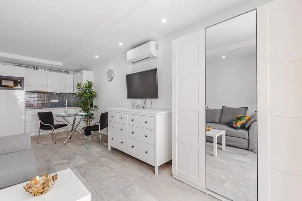 Tenerife Royal Gardens One Bedroom Apartment Playa de las Americas  0*, Playa de las Americas (Tenerife) Spain
